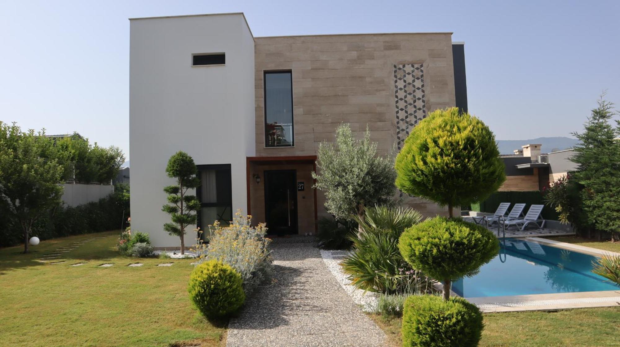 Dream Pool- Garage Villa Kuşadası